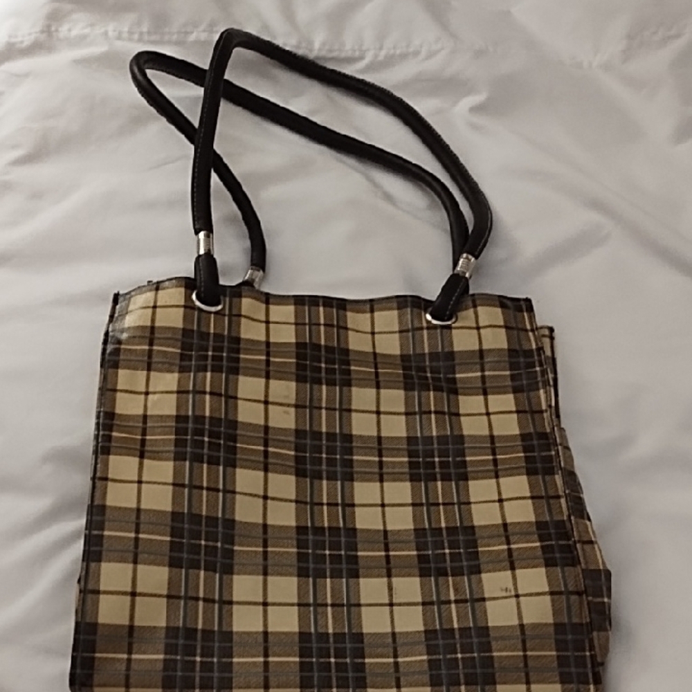 Flee Bag tote in brown plaid